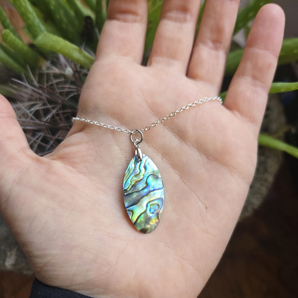 Handmade Abalone Pua Shell Pendant Necklace